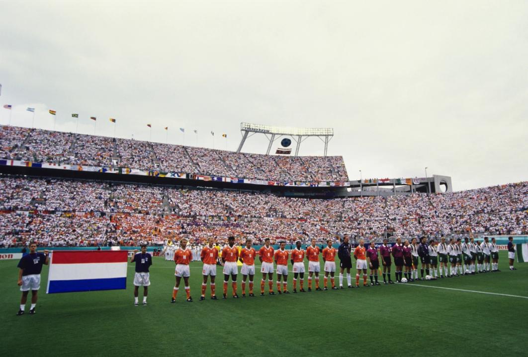 Line up of the teams during the FIFA World Cup 1994 round of 16 match between Netherlands and Ireland on July 4, 1994, at the Citrus Bowl stadium in Orlando, United States. (Photo by VI Images via Getty Images)