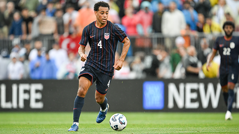 Tyler Adams dribbling