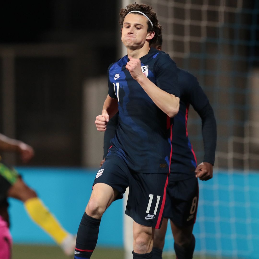 USMNT Rewind: Brenden Aaronson Collects Game-Winning Assist for Red Bull Salzburg