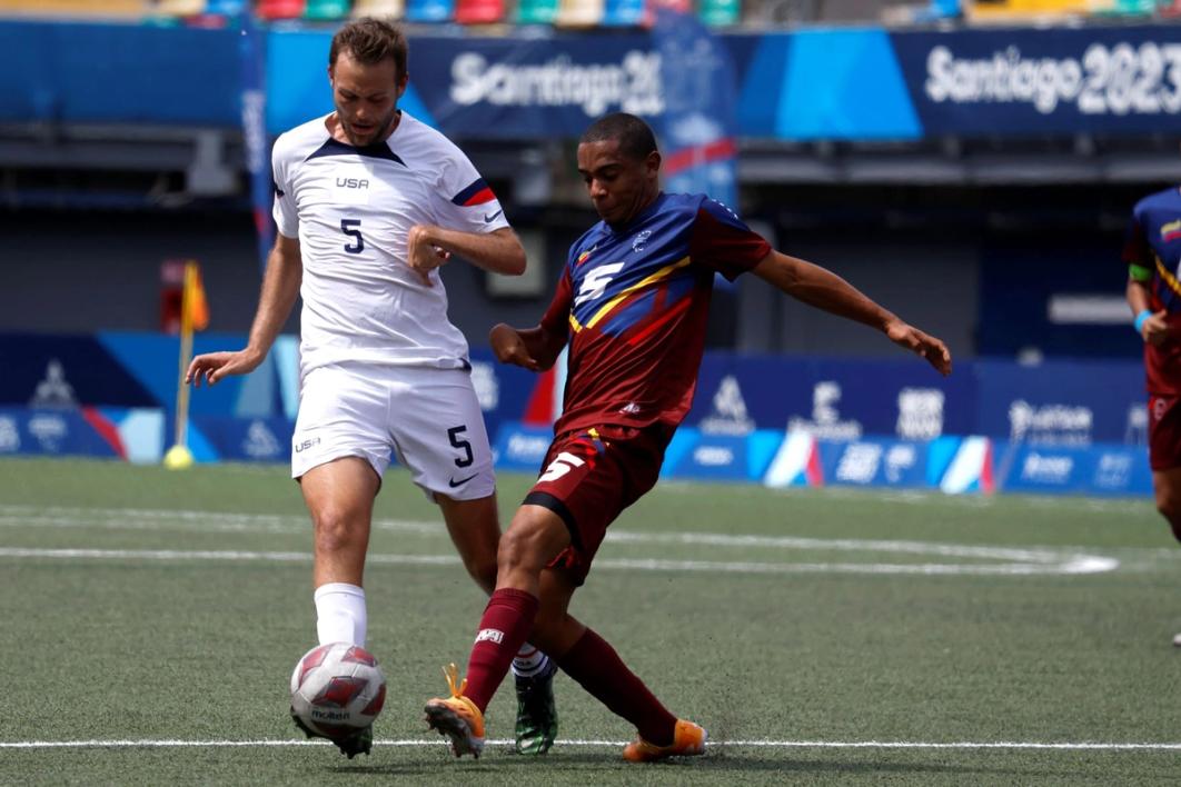US CP MNT #5 with the ball in a match from 2023