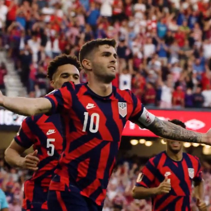 BEHIND THE CREST: USMNT Routs Panama, Takes One Step Closer to Qualification