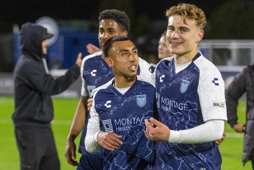 Monterey Bay players celebrate after their First Round win against Inter San Francisco