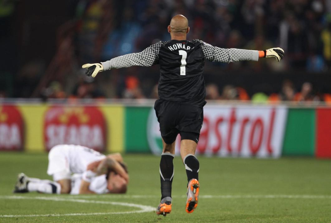 Tim Howard celebrates after victory that sends the USA through to the second round in the 2010 FIFA World Cup South Africa Group C match between USA and Algeria at the Loftus Versfeld Stadium on June 23, 2010 in Tshwane/Pretoria, South Africa (Photo by Phil Cole/Getty Images)