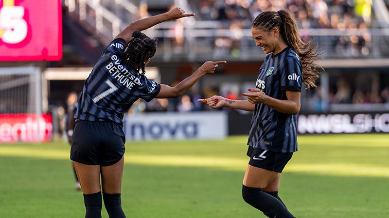 Trinity Rodman, Croix Bethune celebrate