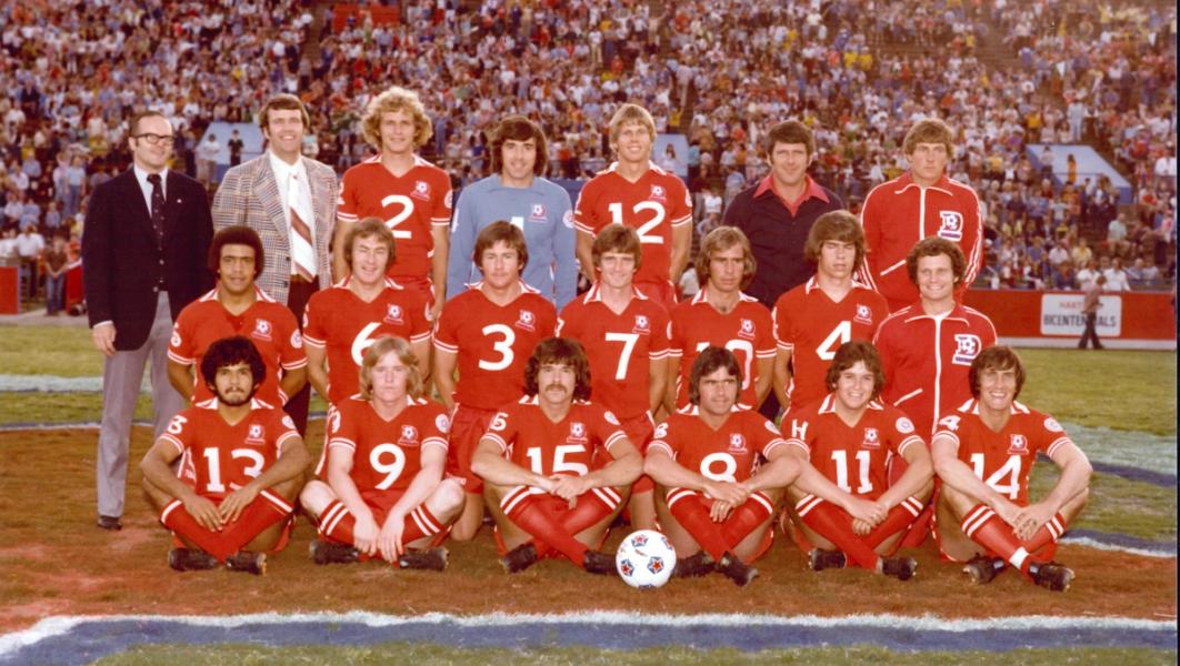 Lamar (top left) with his Dallas Tornado in 1976 | Photo courtesy Hunt family/Kansas City Chiefs