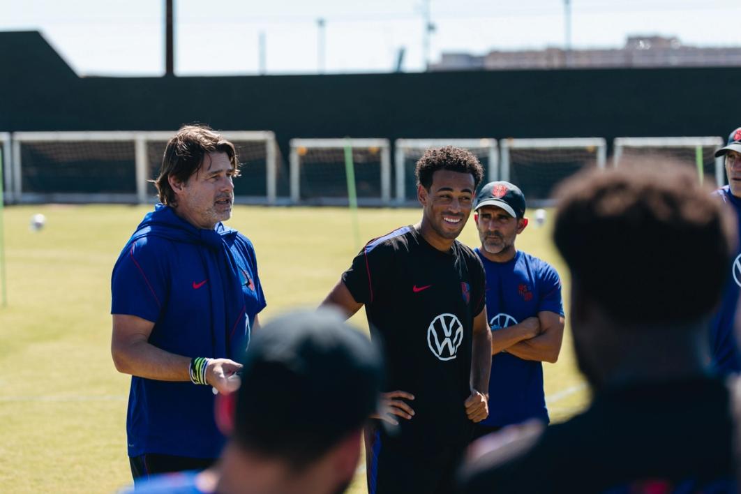 Head coach Mauricio Pochettino and midfielder Tyler Adams at training in Arizona (Photo by Taylor Banner/USSF)